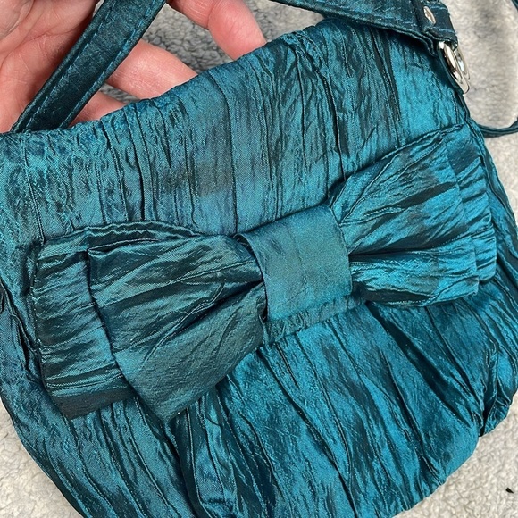 Fashion Express Shiny Crinkle Satin Bow Flap Small Evening Bag Crossbody Blue - Picture 5 of 10